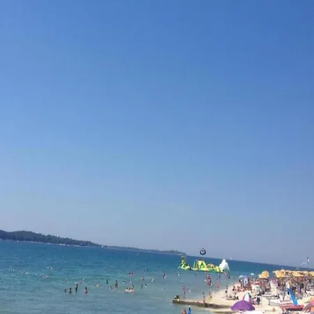 House In Fa Ana Near Rock 펜션 파자나