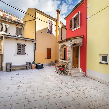 House In Fa Ana Near Rock 펜션