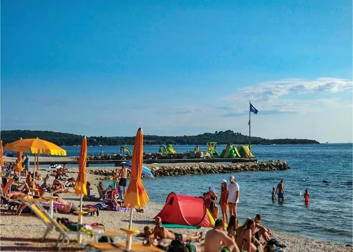 House In Fa Ana Near Rock 펜션 파자나