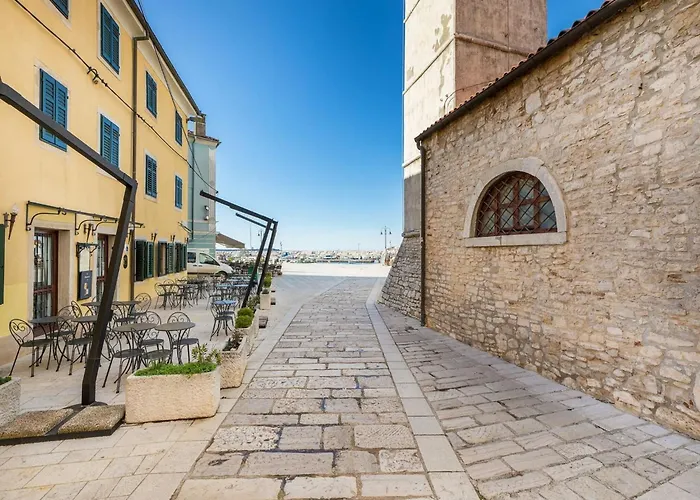 House In Fa Ana Near Rock